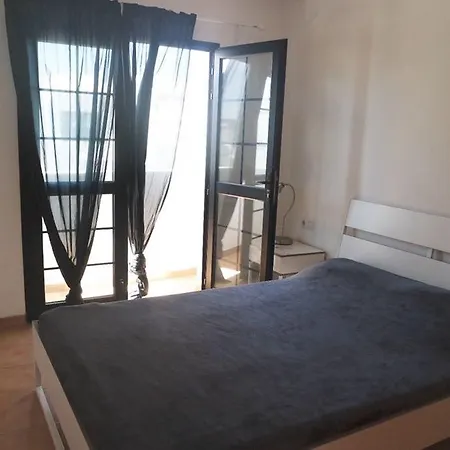 La Fresa ホステル *